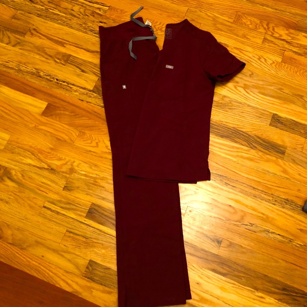 Figs Scrubs (one pocket top & Kade cargo pants)